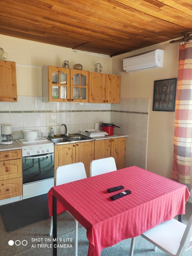 Labdarozsa Apartmanhouse